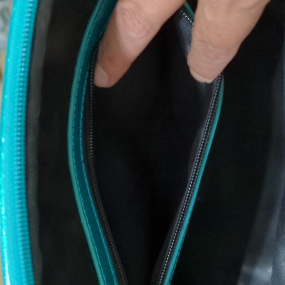 Disney/Loungefly Little Mermaid Bag - Picture 4 of 15